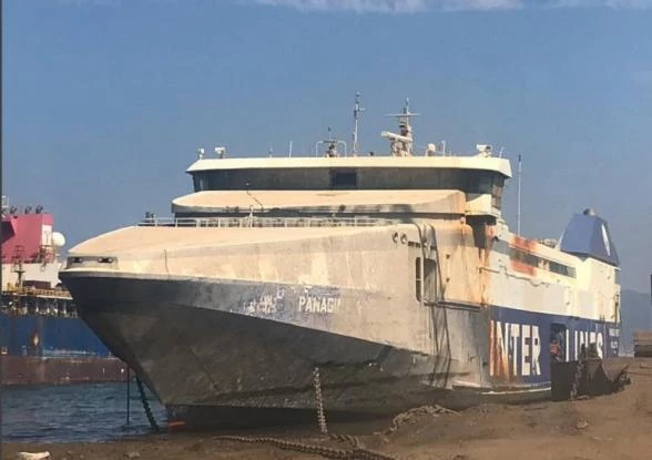 Για παλιοσίδερα στην Τουρκία το άλλοτε εντυπωσιακό ταχύπλοο της ΝΕΛ «Παναγία Πάρου» (Εικόνες)